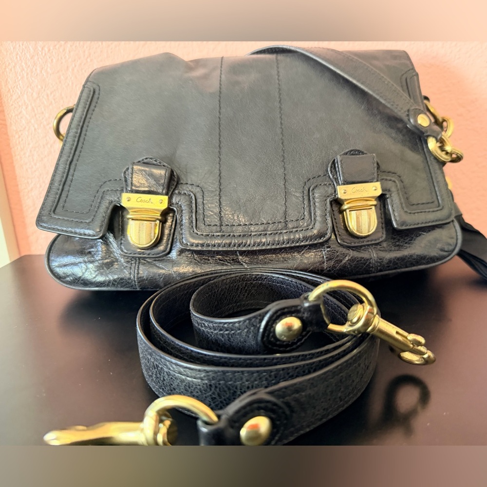 VINTAGE Coach Poppy Push lock Flap bag